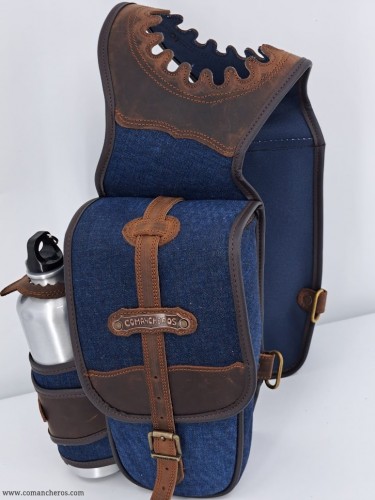 Front buckaroo saddlebag with water bottle