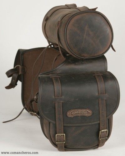 Mid-sized saddlebags with roll