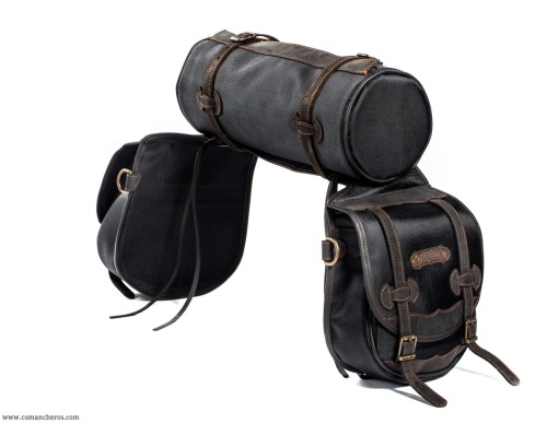 Medium black saddlebags with rollo