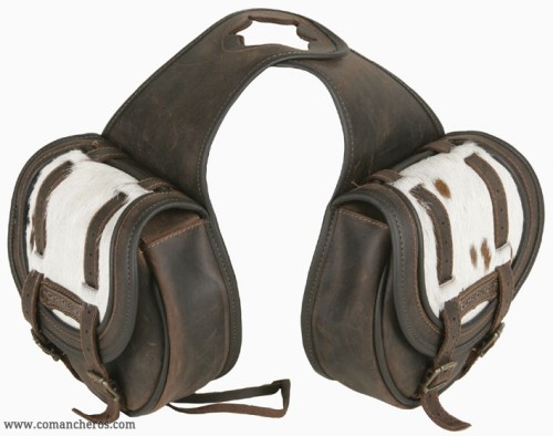 Round pommel bag in cowhide