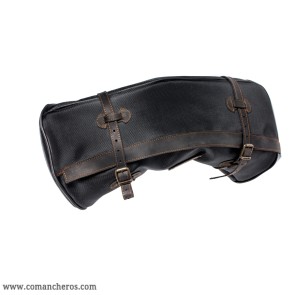 Basic black banana saddlebag 