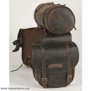 Mid-sized saddlebags with roll