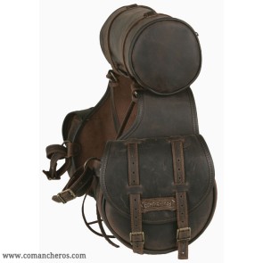 Rear saddlebag for western saddle with roll