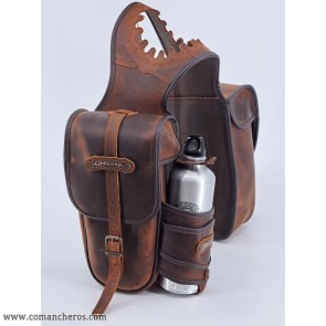 Saddlebags buckaroo saddle with water bottle