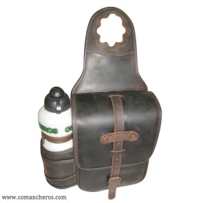 Single pommel bag with bottle holder